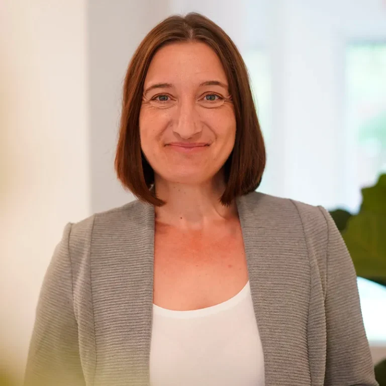 Sarah Falk